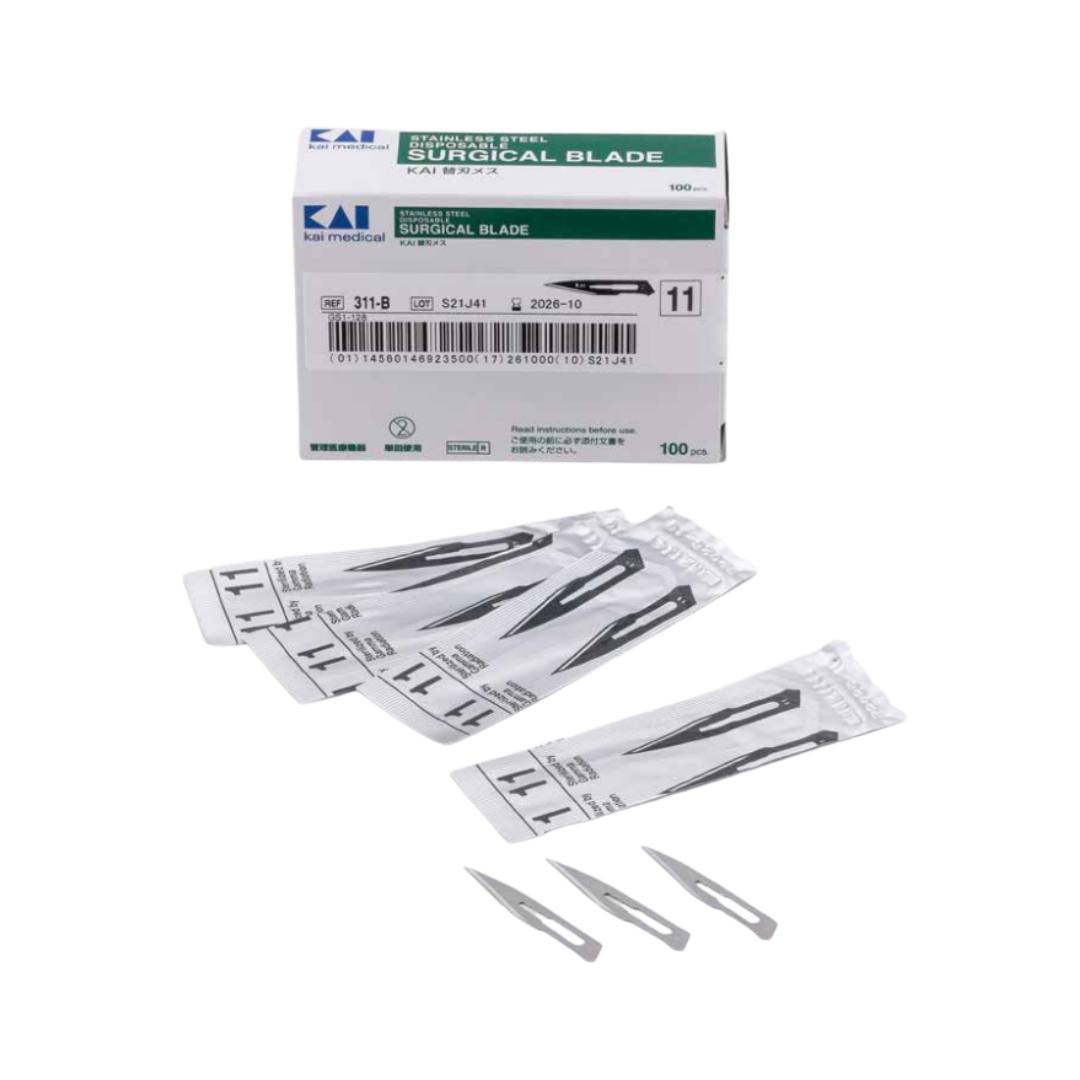 Sterile surgical blade with individual packaging and bulk box for hospital and clinical use. Designed for safety and sharpness in surgical procedures.