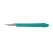 Sterile disposable scalpel with No. 15 blade and ergonomic green handle for precise surgical incisions. Ideal for medical and clinical procedures.
